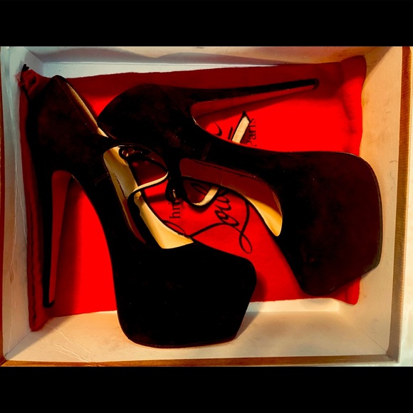 Christian Louboutin Shoes - CHRISTIAN LOUBOUTIN BLK LADY VELOUR PUMPS